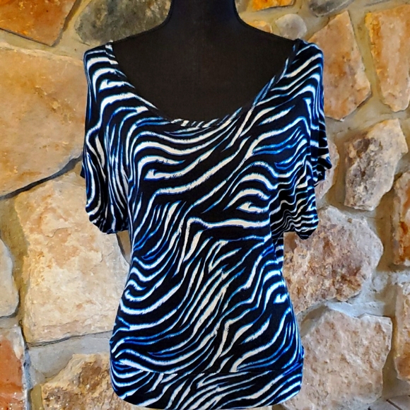 Rue 21 Cutout Back Animal Print Tee - Picture 1 of 4